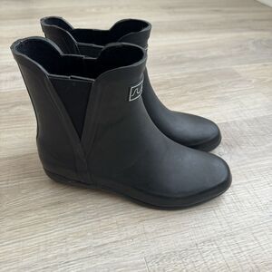 Sugar Womens Splash Rubber Ankle Black Rain Boots Shoes Womens Size 6